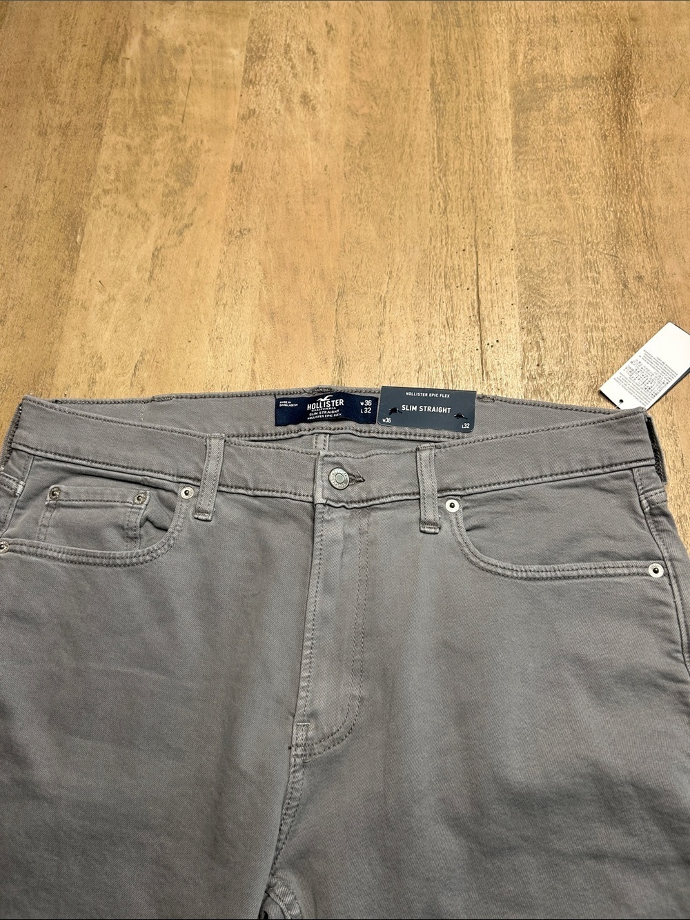 Hollister Men's Slim Straight Jeans in Light Gray 36x32 - Picture 2 of 6